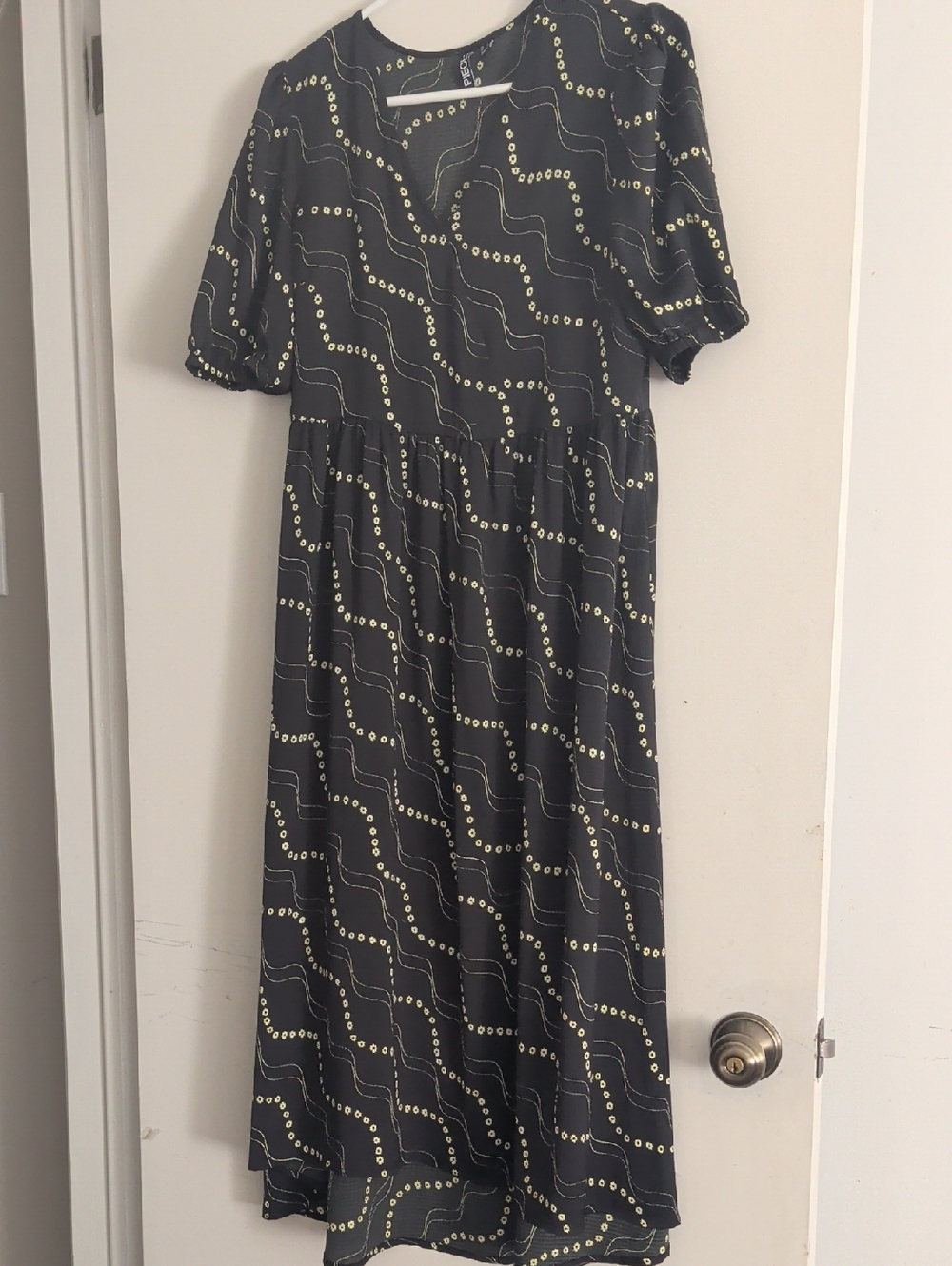 PIECES Black Patterned Midi Dress in Cream Flower Dot and Wavy Line Print